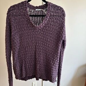 Kimchi Blue Textured V-Neck Sweater in Deep Purple